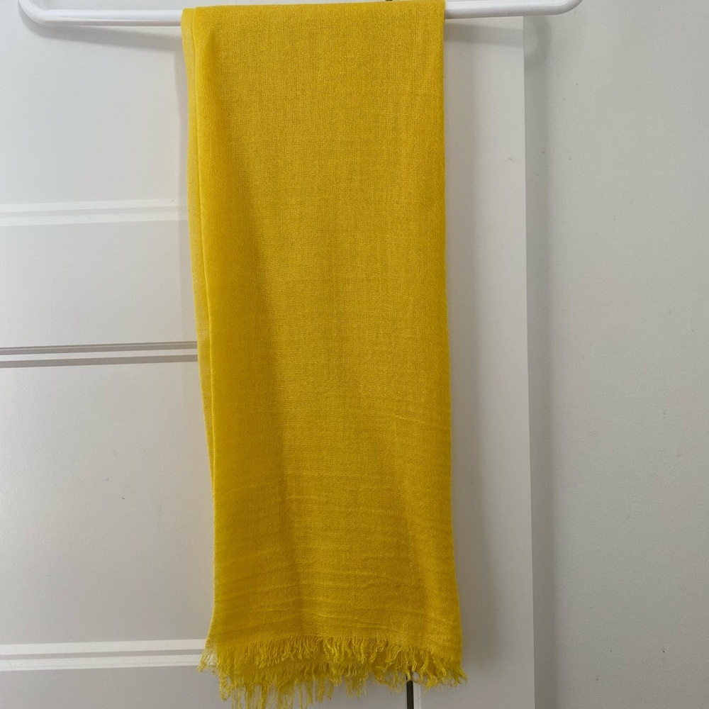 Cashmere-silk (50-50) yellow scarf in excellent condition—From nonsmoking home.